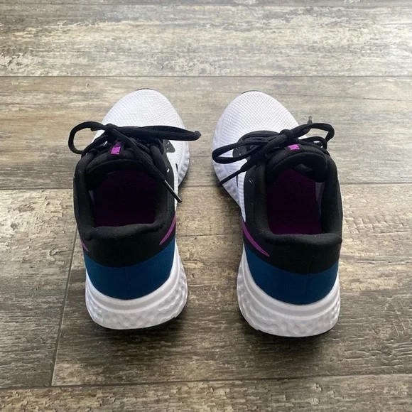 Nike Women's Black and White Running Shoes Size 8.5 - Picture 3 of 7